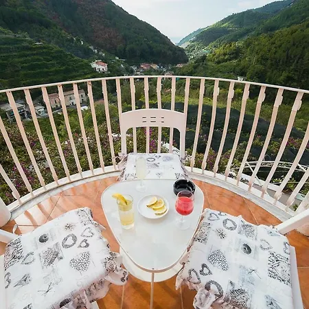 Alojamento de Acomodação e Pequeno-almoço Bouganville Tramonti